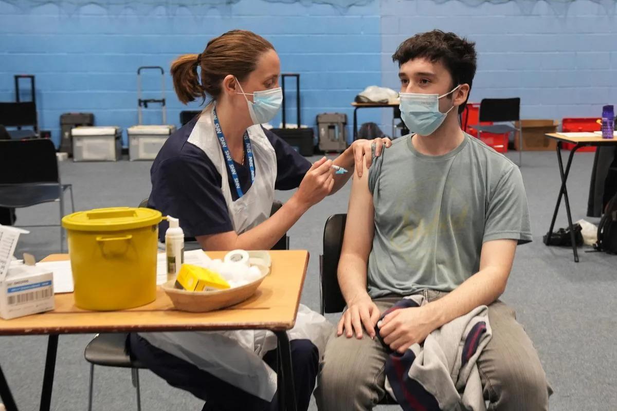 A man was injected vaccination.